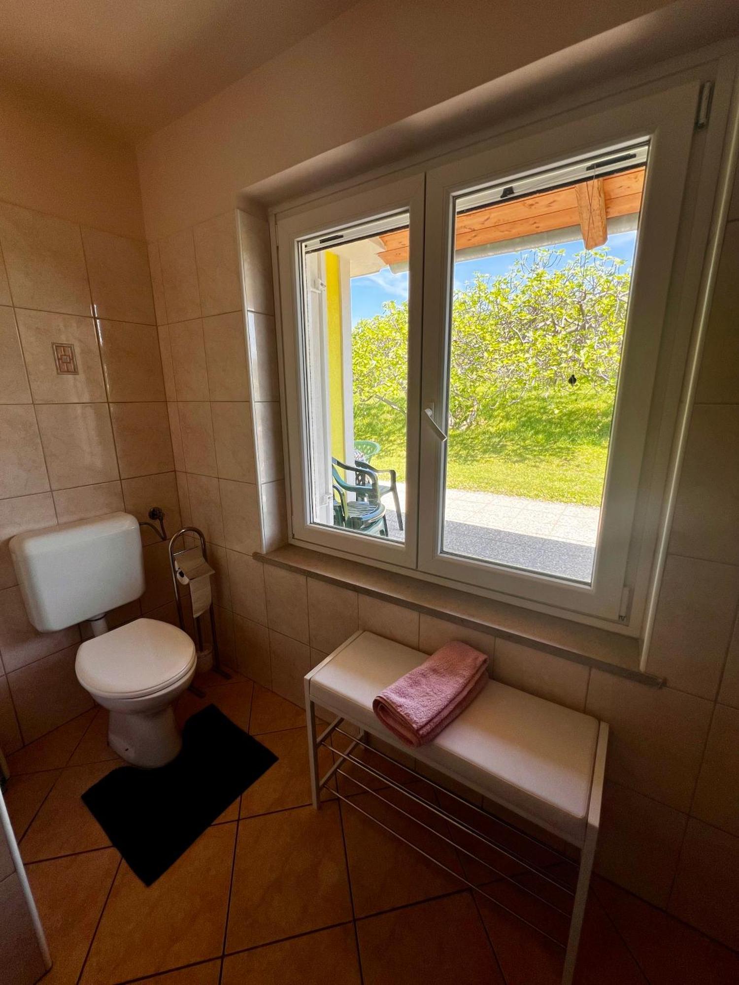 Na Kmetiji S Konji - Pogelsek Apartman Ankaran Kültér fotó